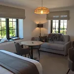 Hotel Logis Hotel Restaurant La Hutte Lurette 3*