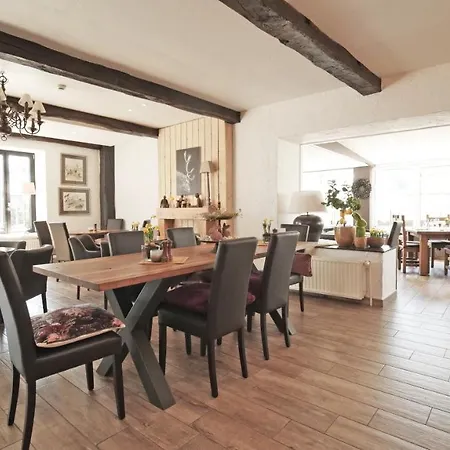 Logis Restaurant La Hutte Lurette فندق 3*