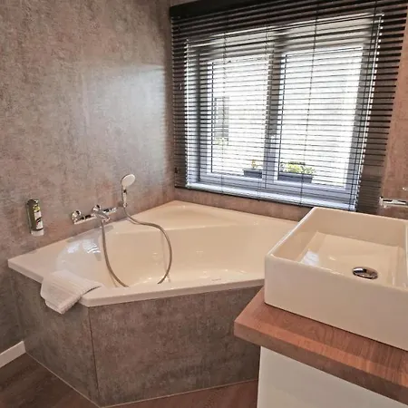 La Hutte Lurette ホテル Paliseul