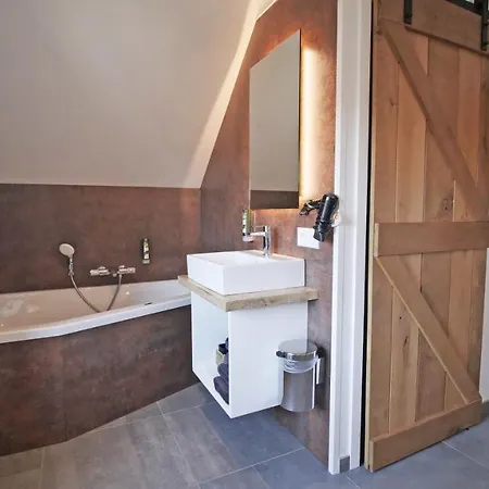 La Hutte Lurette ホテル 3*