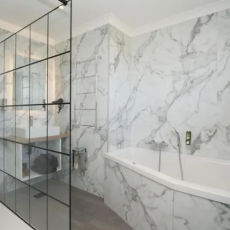 La Hutte Lurette ホテル Paliseul