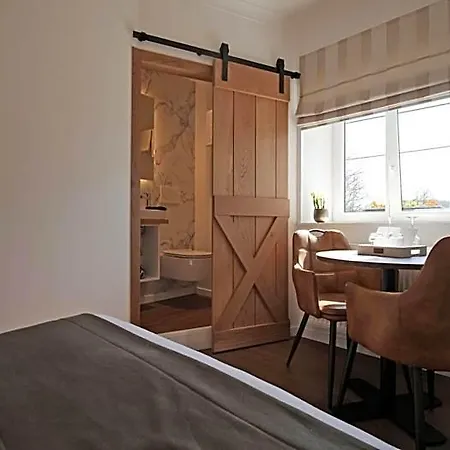 Szálloda Logis Restaurant La Hutte Lurette Paliseul