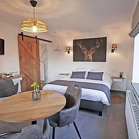 Logis Restaurant La Hutte Lurette Szálloda Paliseul