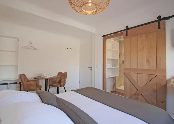 Hotel La Hutte Lurette 3*