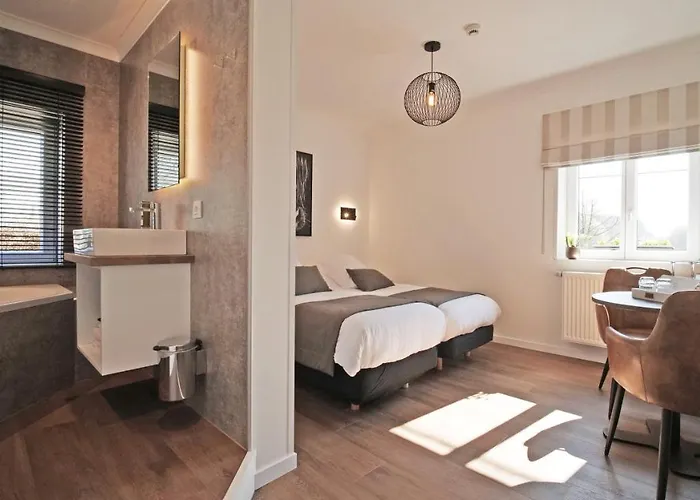 La Hutte Lurette Hotel