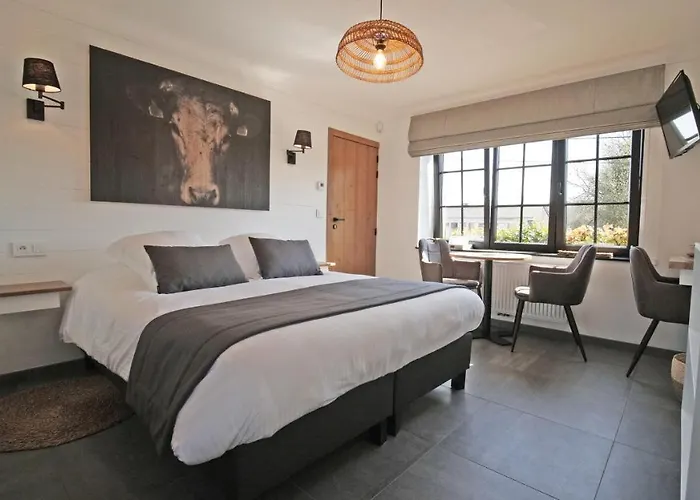 La Hutte Lurette Hotel