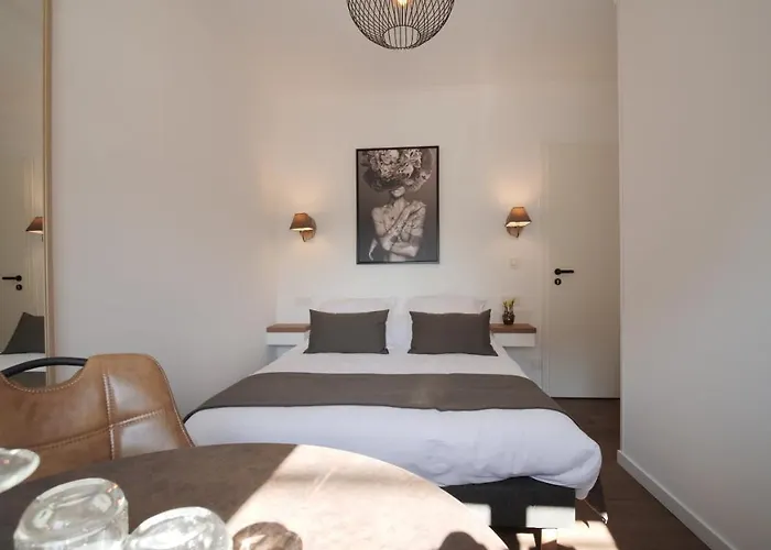 La Hutte Lurette Hotel