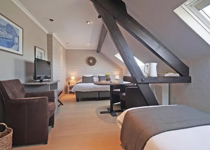 La Hutte Lurette Hotel