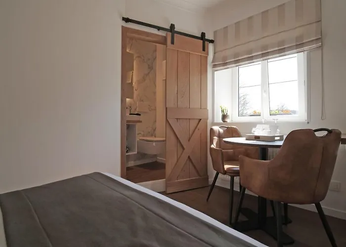 Hotel La Hutte Lurette 3*