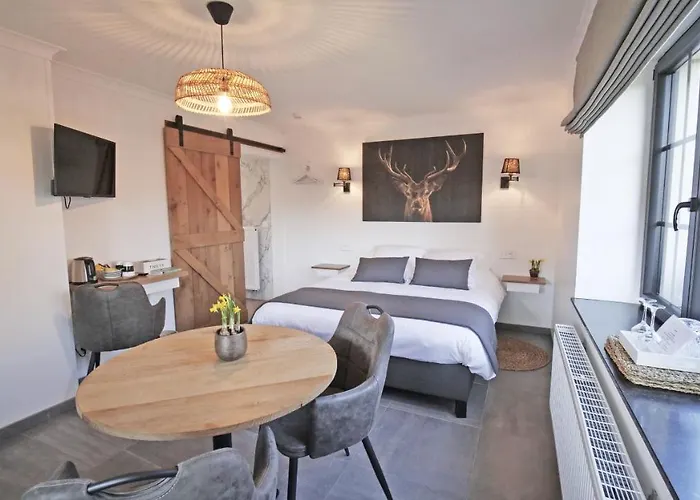 Hotel La Hutte Lurette 3*